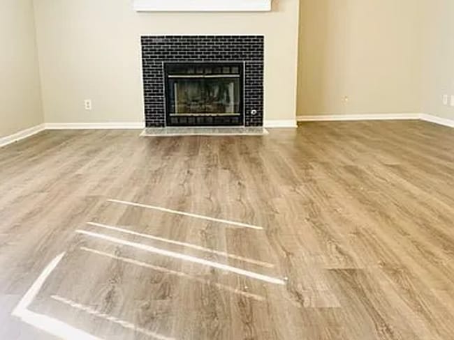 Building Photo - 13815 W Cir – Immaculate 3BR Millard Highlands Home!Step into this beautifully maintained split-e...