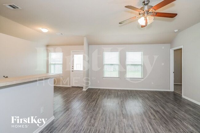 Building Photo - 7905 Big Oak Dr