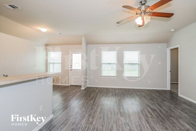 Foto del edificio - 7905 Big Oak Dr