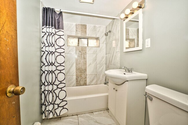 Foto del edificio - 9125 Lawler Ave