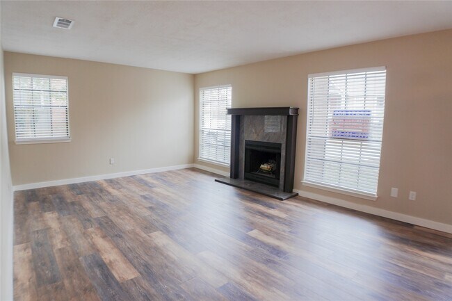 Foto del edificio - 2401 Sycamore Ave