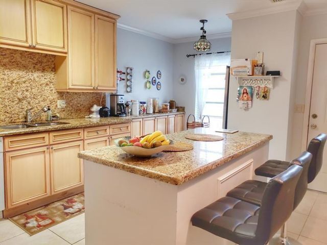 Foto principal - 8743 Bella Vista Dr
