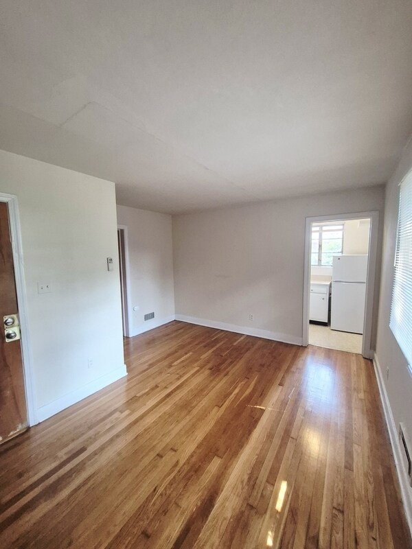 Foto del edificio - 3230 W Grace St
