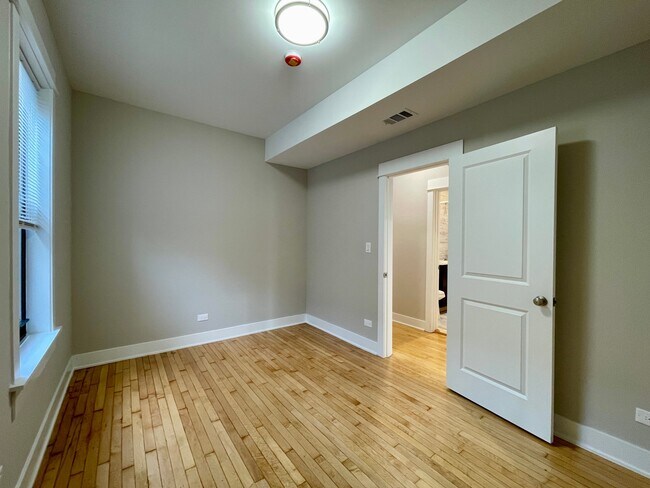 Foto del edificio - 2143 N Keystone Ave