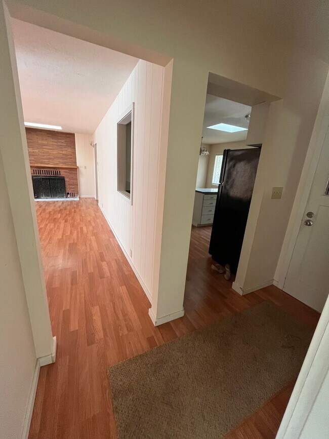 Building Photo - Country living in Tumwater