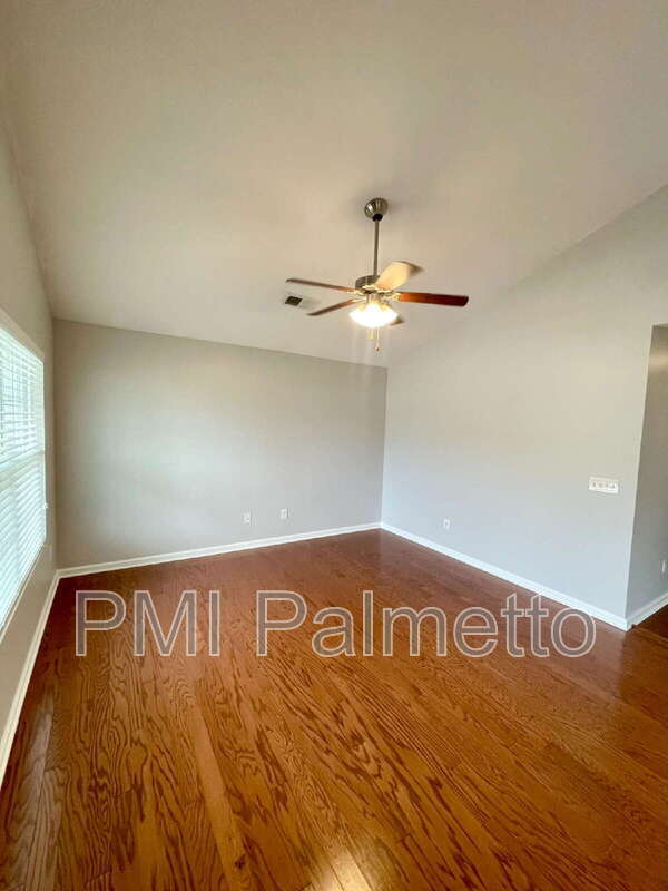Building Photo - 229 St Andrews Pl Dr