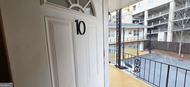 Foto del edificio - 21 Delmont Dr NE