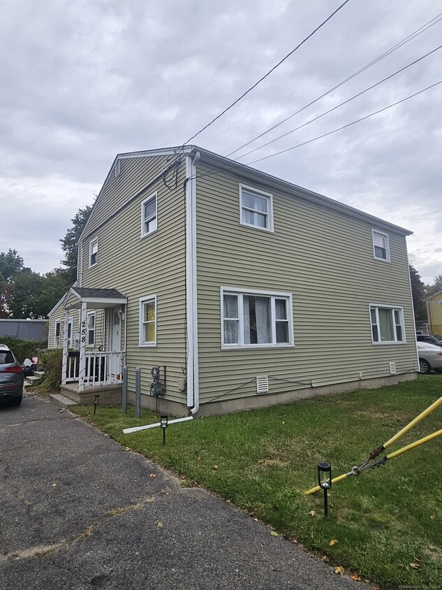 Primary Photo - 258 Larkin Ct