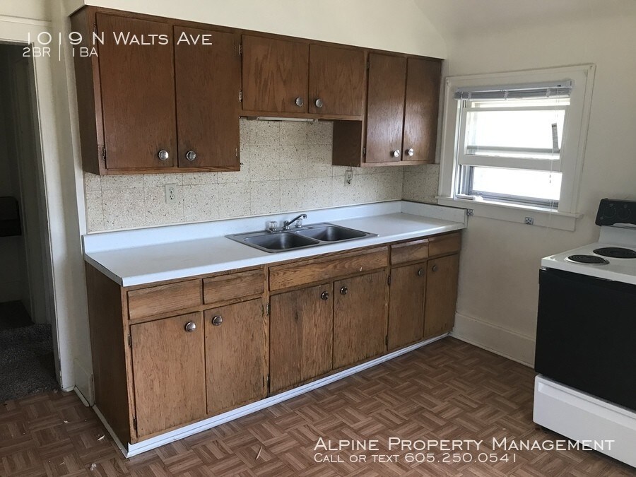 Primary Photo - 1019 N Walts Ave