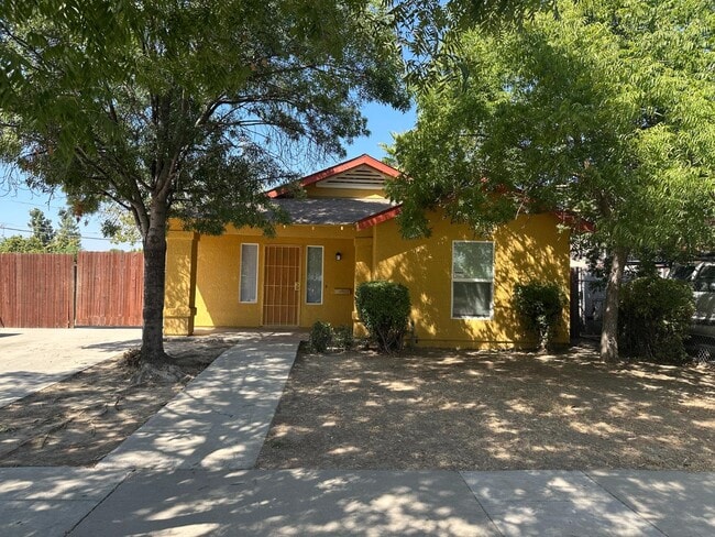 Building Photo - 2253 N San Pablo Ave
