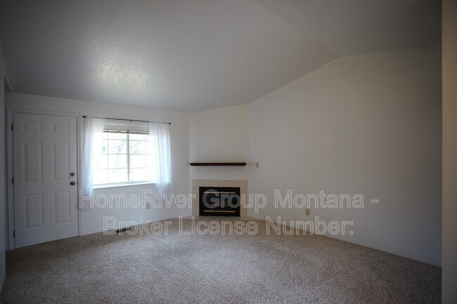Building Photo - 2720 Crystal Ct