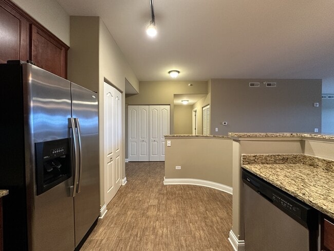 Building Photo - 2 Itasca Place