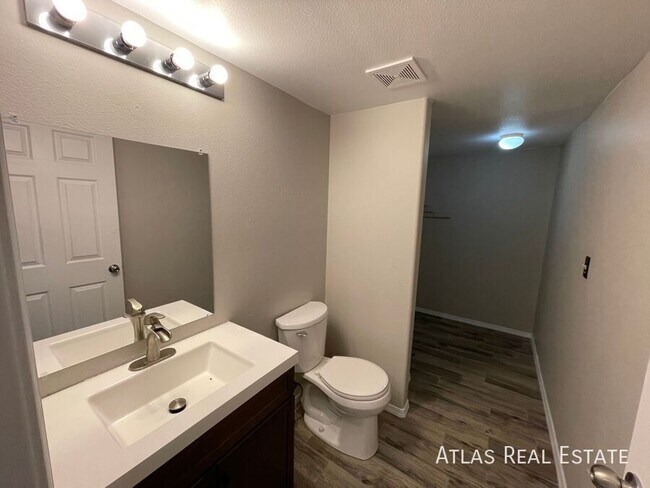 Foto del edificio - 4920 Braddock Dr