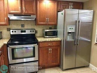 Building Photo - 4501 Martinique Way