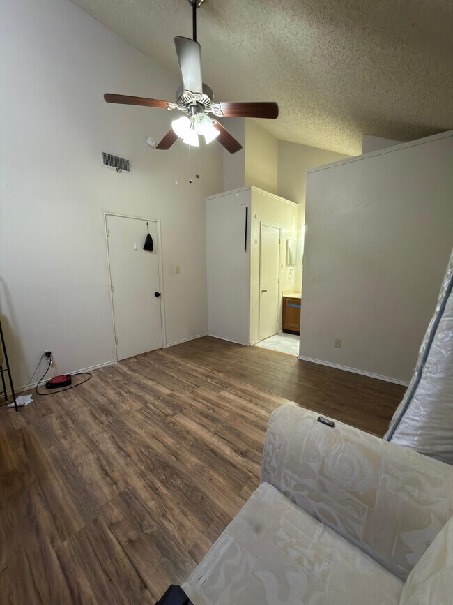 Foto del edificio - 6408 Brookhaven Trl