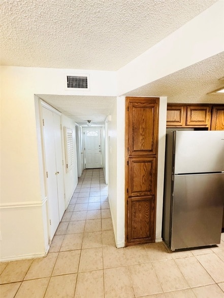 Building Photo - 1322 Bluffview Dr