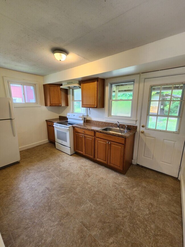 Foto del edificio - Cute and cozy 2 bedroom house in Canadensis