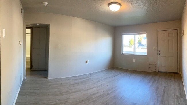 Building Photo - Updated Fourplex