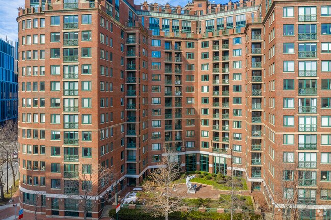 Exterior - River Court