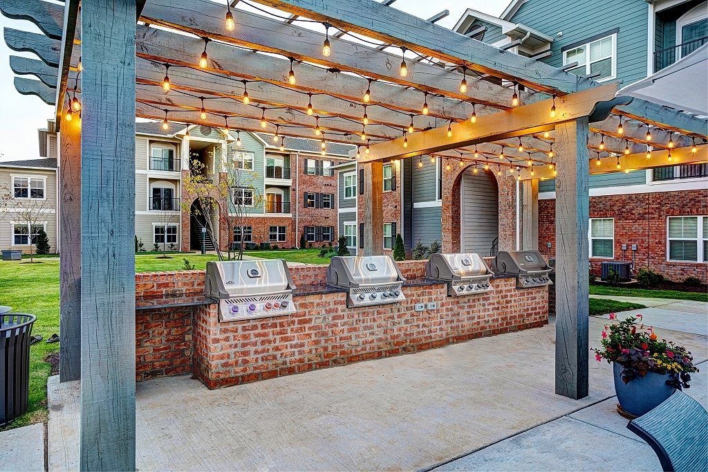 City Limits Spring Hill - 2513 Nashville Columbia, TN 38401