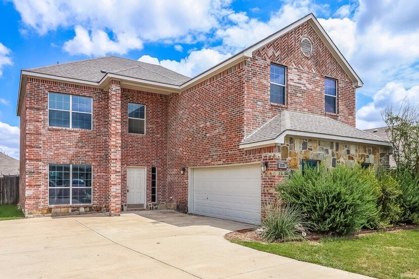 Foto del edificio - 12217 Arbor Lake Rd