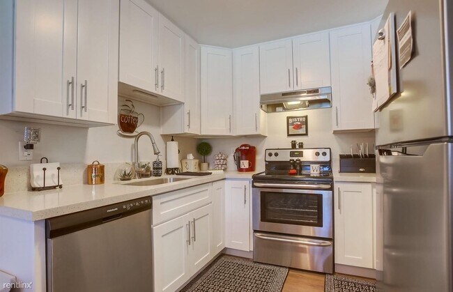 Foto del edificio - 1 br, 1 bath Condo - 1811 East Grand Avenu...