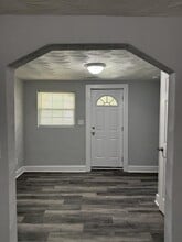 Building Photo - 1033 Mapole Ave