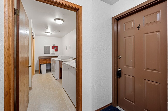 Building Photo - Washington Square Apartments