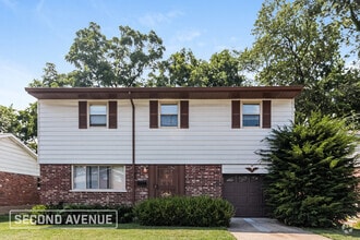 Building Photo - 6021 Waldway Ln