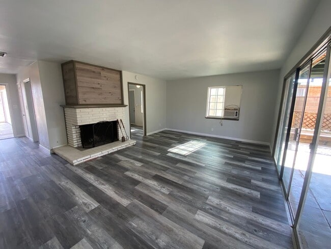 Building Photo - West Lancaster 3 bedroom