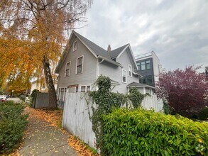 Building Photo - 563 Prospect St