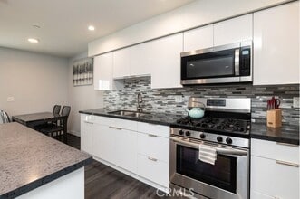 Building Photo - 2651 S Hobart Blvd