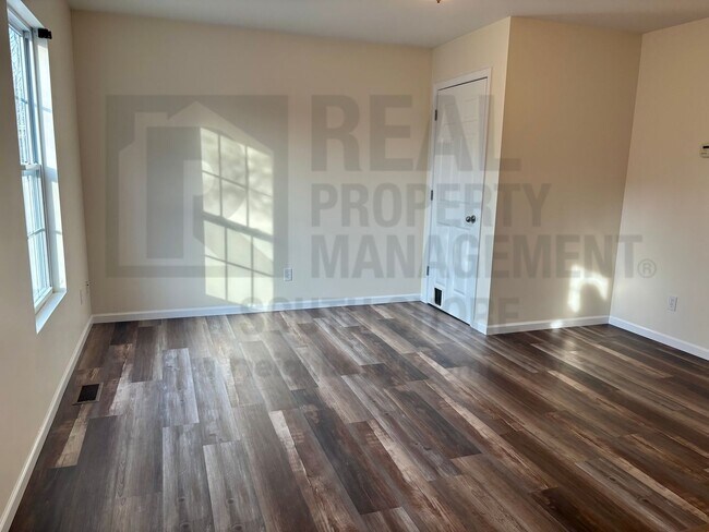 Building Photo - Sunlight, Space, and a Backyard Made for Gathering - 4 bed/2.5 bath