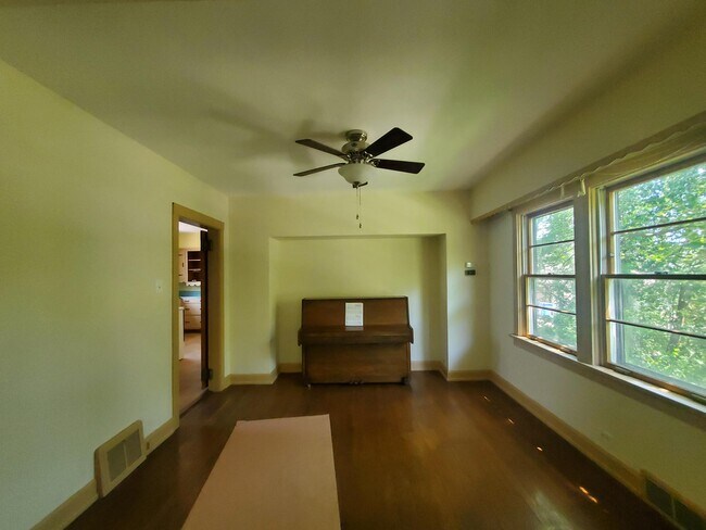 Foto del edificio - 3417 N Kostner Ave