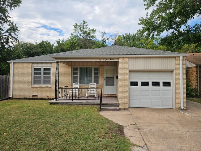 Foto del edificio - 2415 S Poplar Dr