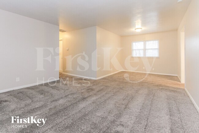 Foto del edificio - 324 Hopkins Rd