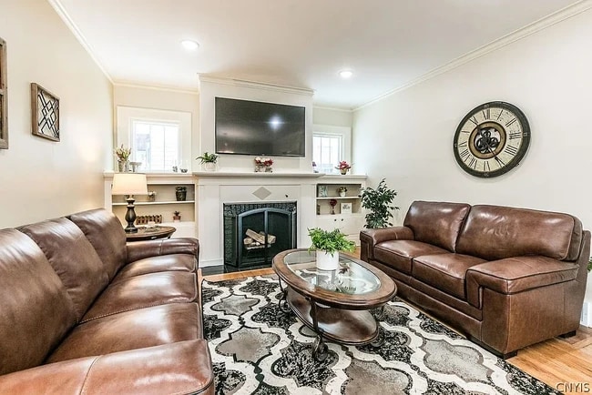 Shared Living Space - 1100 Euclid Ave