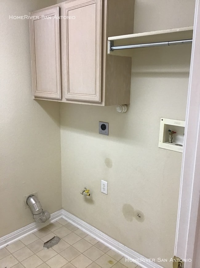 Building Photo - 20707 Wild Springs Dr