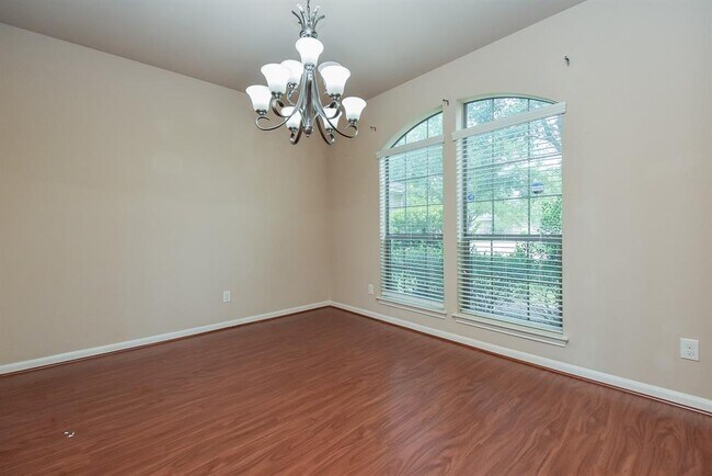 Foto del edificio - 5430 Linden Rose Ln