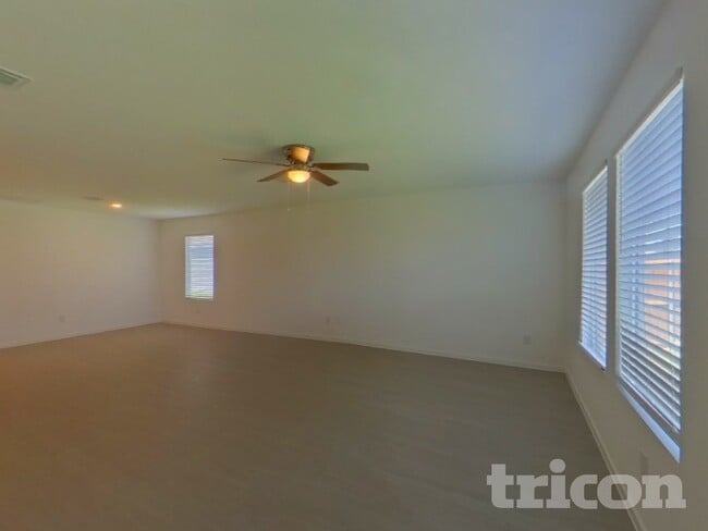 Foto del edificio - 1632 Baugh St