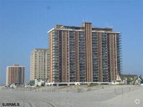 Building Photo - 4800 Boardwalk