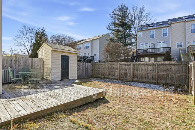 Building Photo - 2930 Queensland Dr