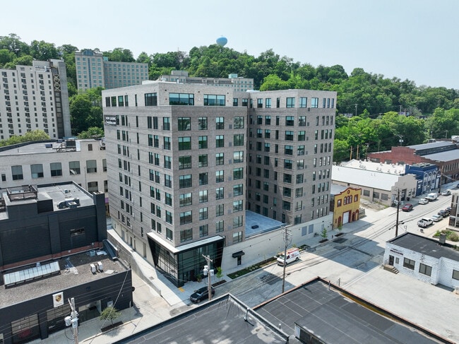 Building Photo - The Julian