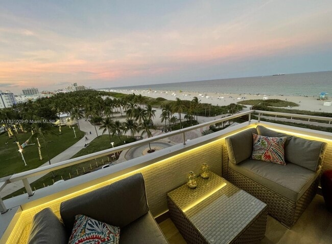Building Photo - 465 Ocean Dr