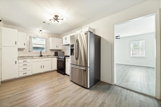 Foto del edificio - 1147 Du Barry Ln