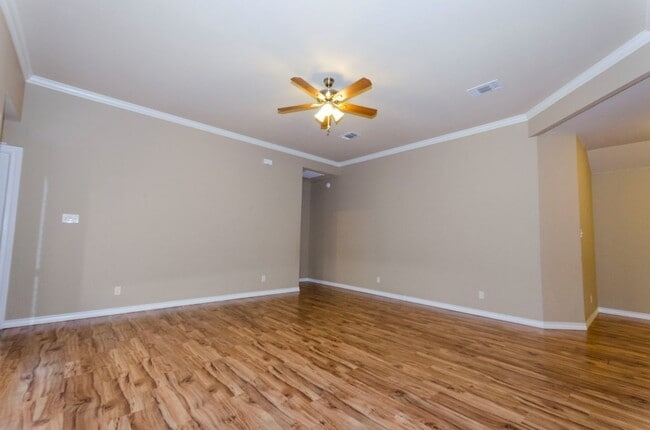 Building Photo - Beautiful Stone/Brick 3 Bedroom 2 Bath Home in Capitol Heights!!