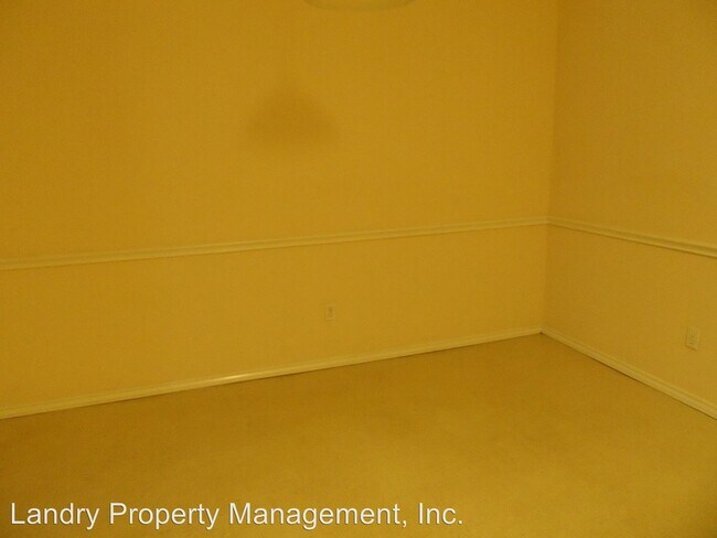 Building Photo - 1505 Karen Ct