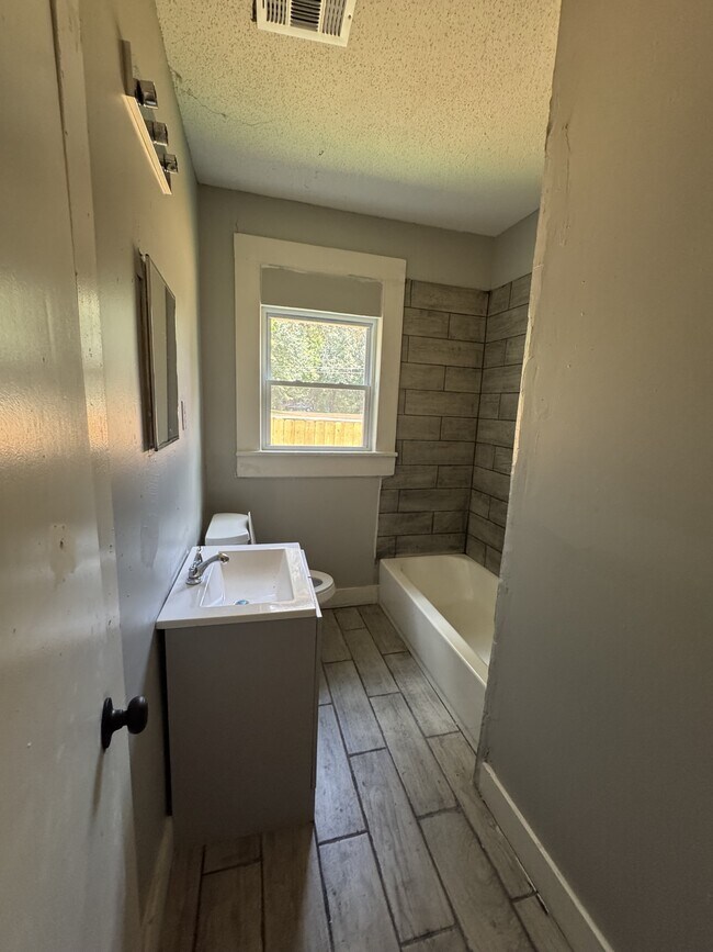 Photo - 444 Honduras Dr House