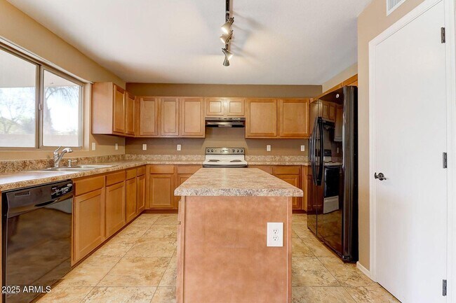 Foto del edificio - 15929 W Cottonwood St