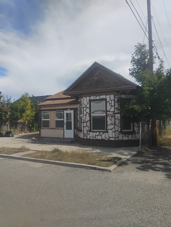 Building Photo - 311 Alder St